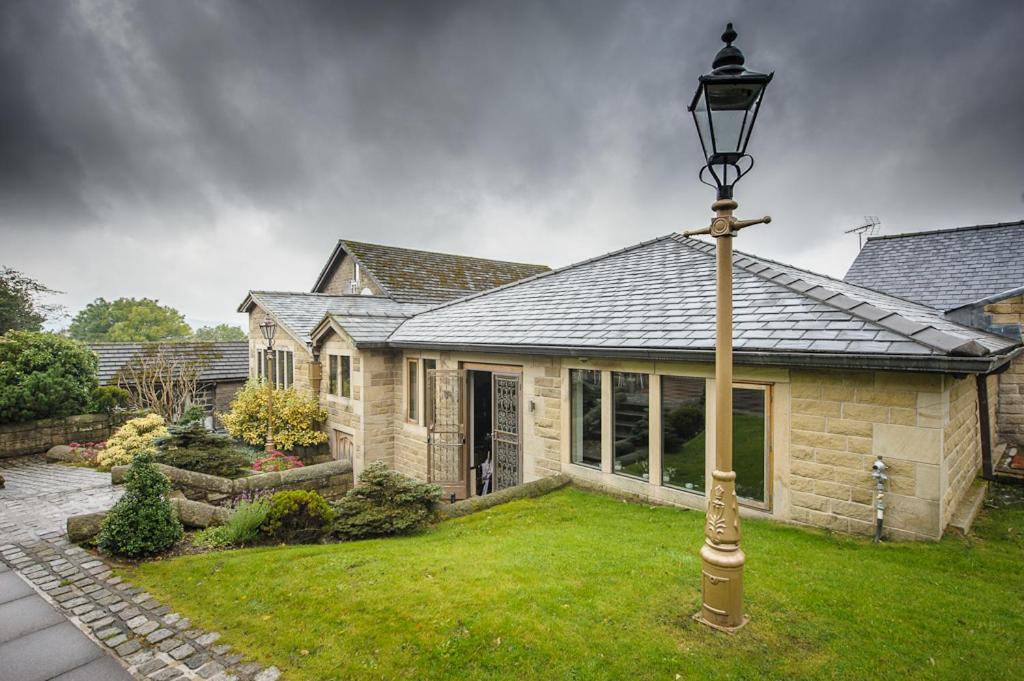 Diggle The Saddleworth Hotel מראה חיצוני תמונה
