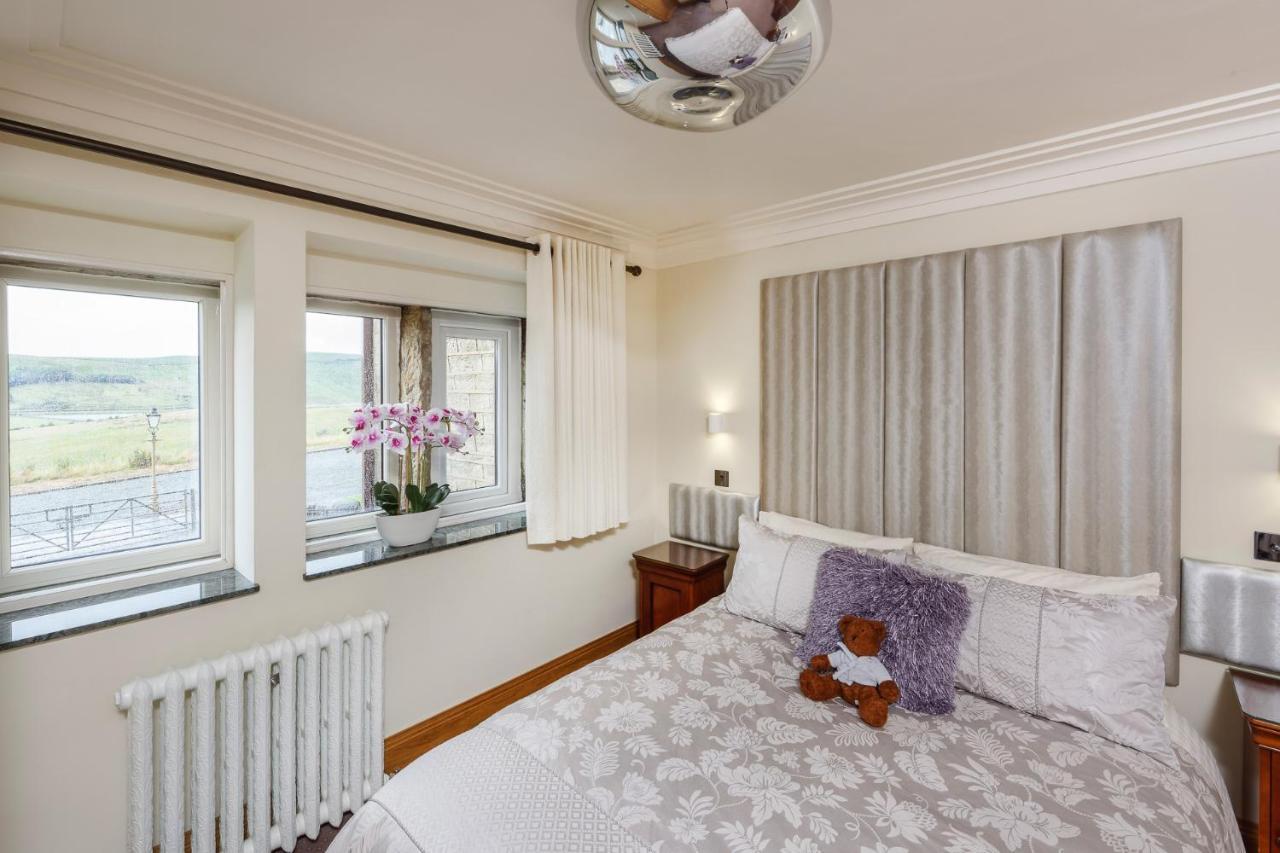 Diggle The Saddleworth Hotel מראה חיצוני תמונה